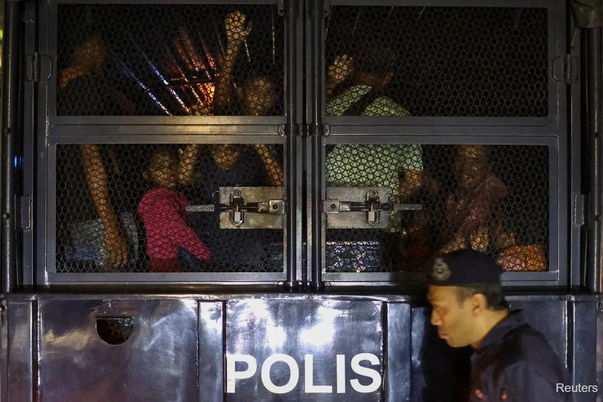 Amnesty Condemns Malaysia's Detention of 110 Rohingya Asylum Seekers