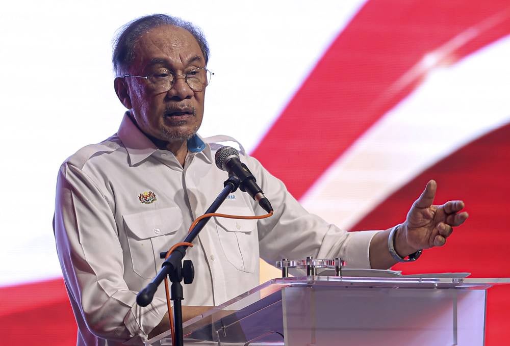 Myanmar Agrees to Repatriate 300,000 Rohingya from Bangladesh: Anwar Ibrahim