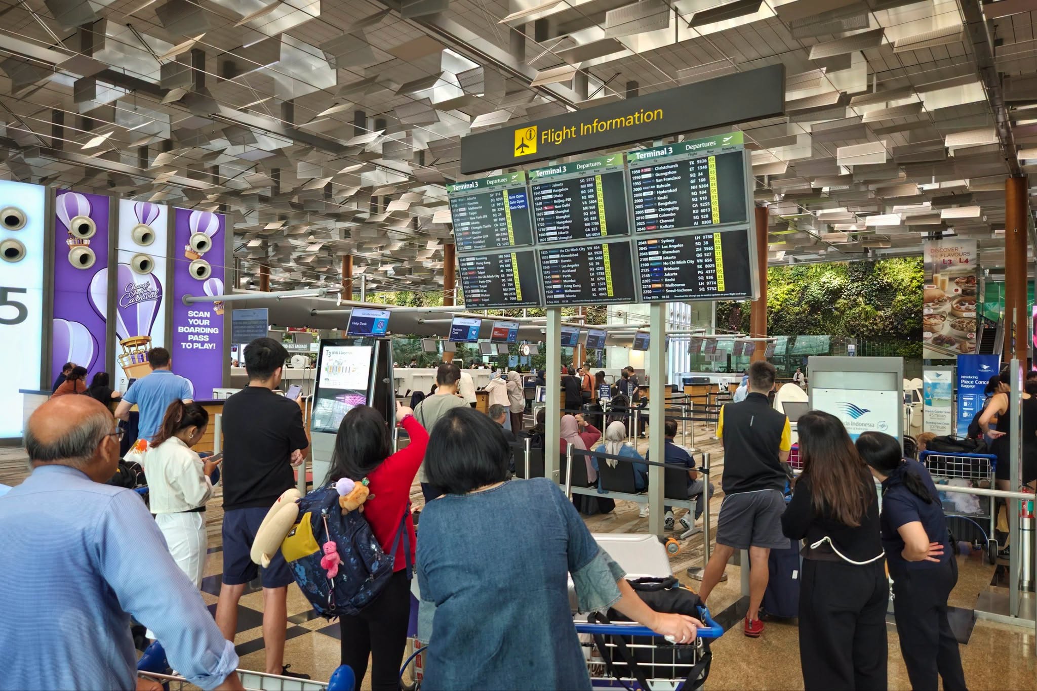 Indonesia’s Anak Krakatau Eruption 1558 Flights, Disrupts Jakarta as 170,000 Travellers Stranded