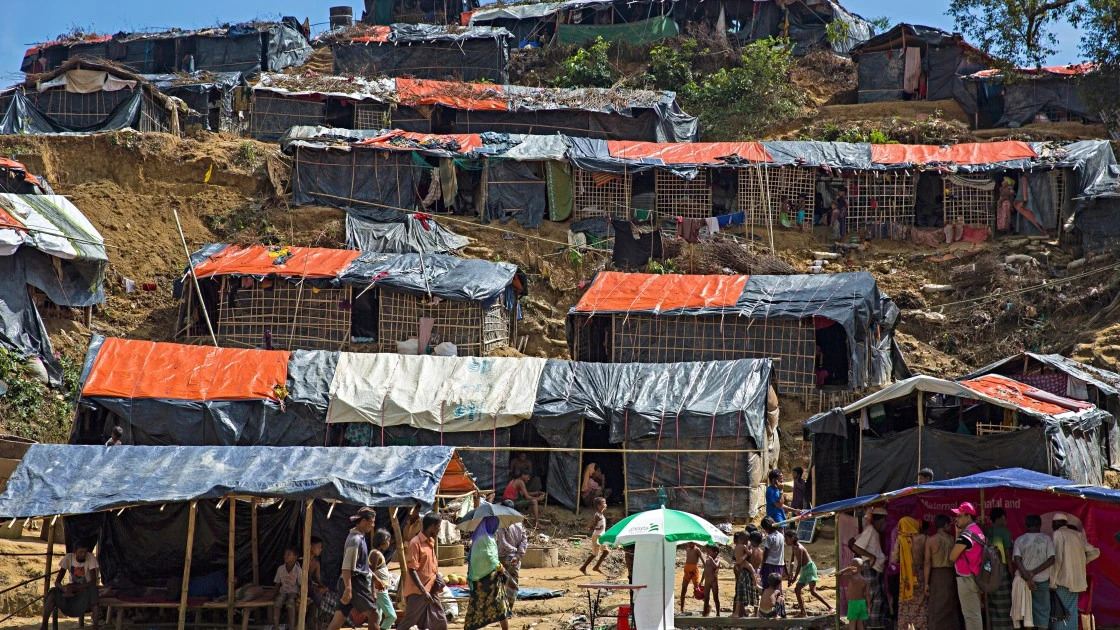 Bangladesh to Set Up Two Army Camps Near Rohingya Shelters