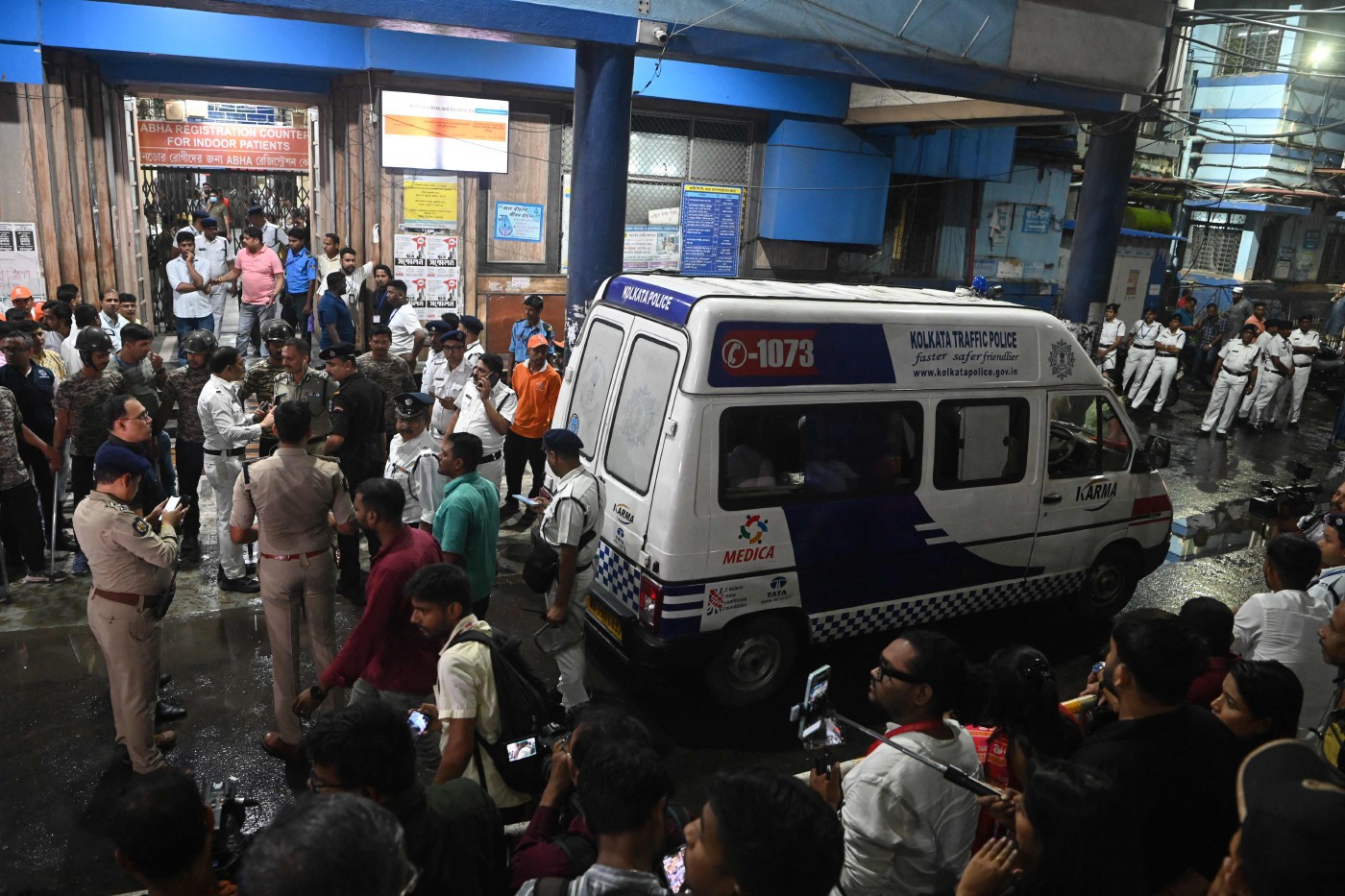 At Least 19 Killed in Stampede at Hindu Festival in Kolkata
