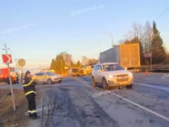 Фура снесла «крузак» и устроила лобовое ДТП на трассе в южном Подмосковье