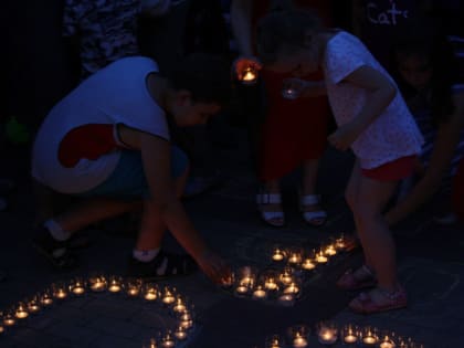 3500 ЧЕХОВ ПОМНИТ. Акция «Свеча памяти» прошла в Чехове