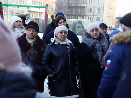 На встрече с жителями микрорайона Лопатинский