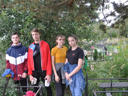 Нарофоминские молодогвардейцы провели акцию по уборке могилы участника Великой Отечественной войны