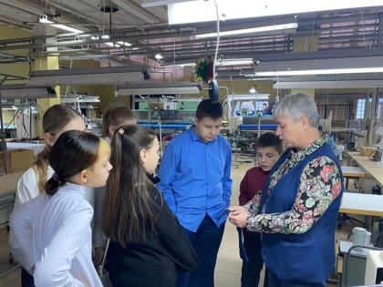 Экскурсия школьников на швейную фабрику в Рузе