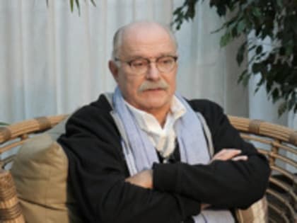 Патриарх Московский и всея Руси Кирилл передал Михалкову просфору
