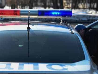 Иномарка въехала в фуру на перекрестке улицы 43 Армии в Подольске