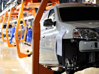Производство автомобилей в России снизилось на 80%