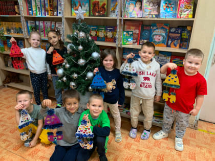 В Никольской библиотеке состоялся мастер-класс «Новогодние фантазии»