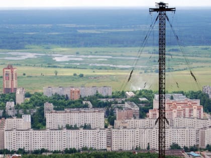 В Подмосковье сотрудники Росгвардии задержали нетрезвых молодых людей, забравшихся на вышку радиоцентра (ВИДЕО)