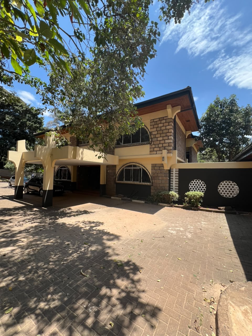 5Bedroomplus sq Commercial space/Villa for rent