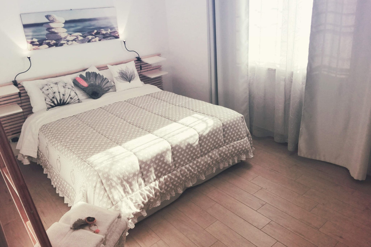 Camera con letto matrimoniale