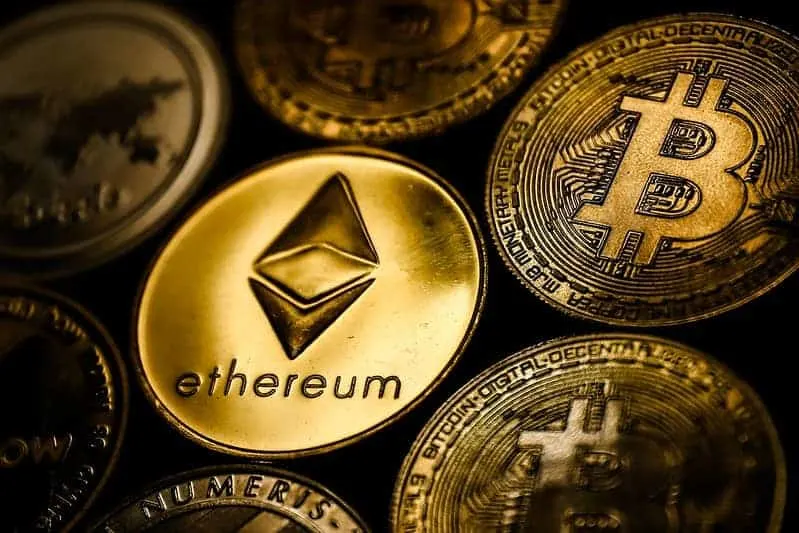 Cryptoc Market Suffers Sharp 30% Drop as Bitcoin, Ethereum Lead Widespread Decline