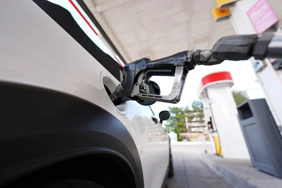 Gas prices cross $4 per gallon