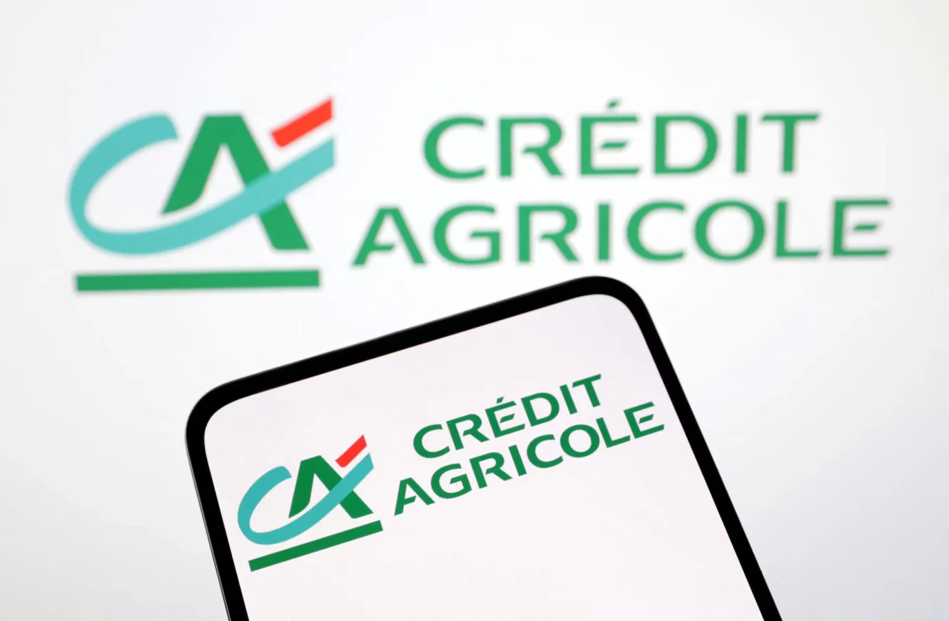 French Banking Giant Crédit Agricole Debuts EURXT Euro Stablecoin