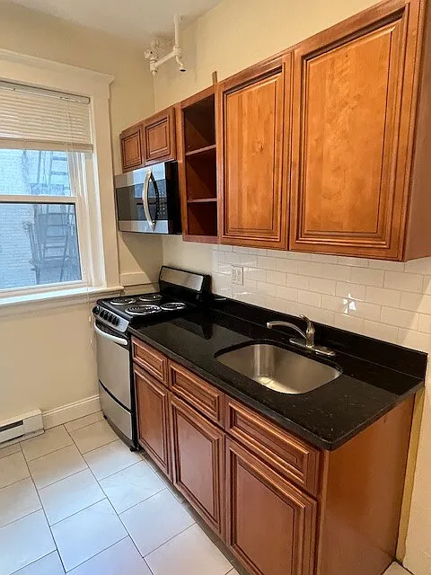 Fenway sublet, amazing location, near to northeastern campus surrounded by amazing park (back back fens) (Utility included!)
