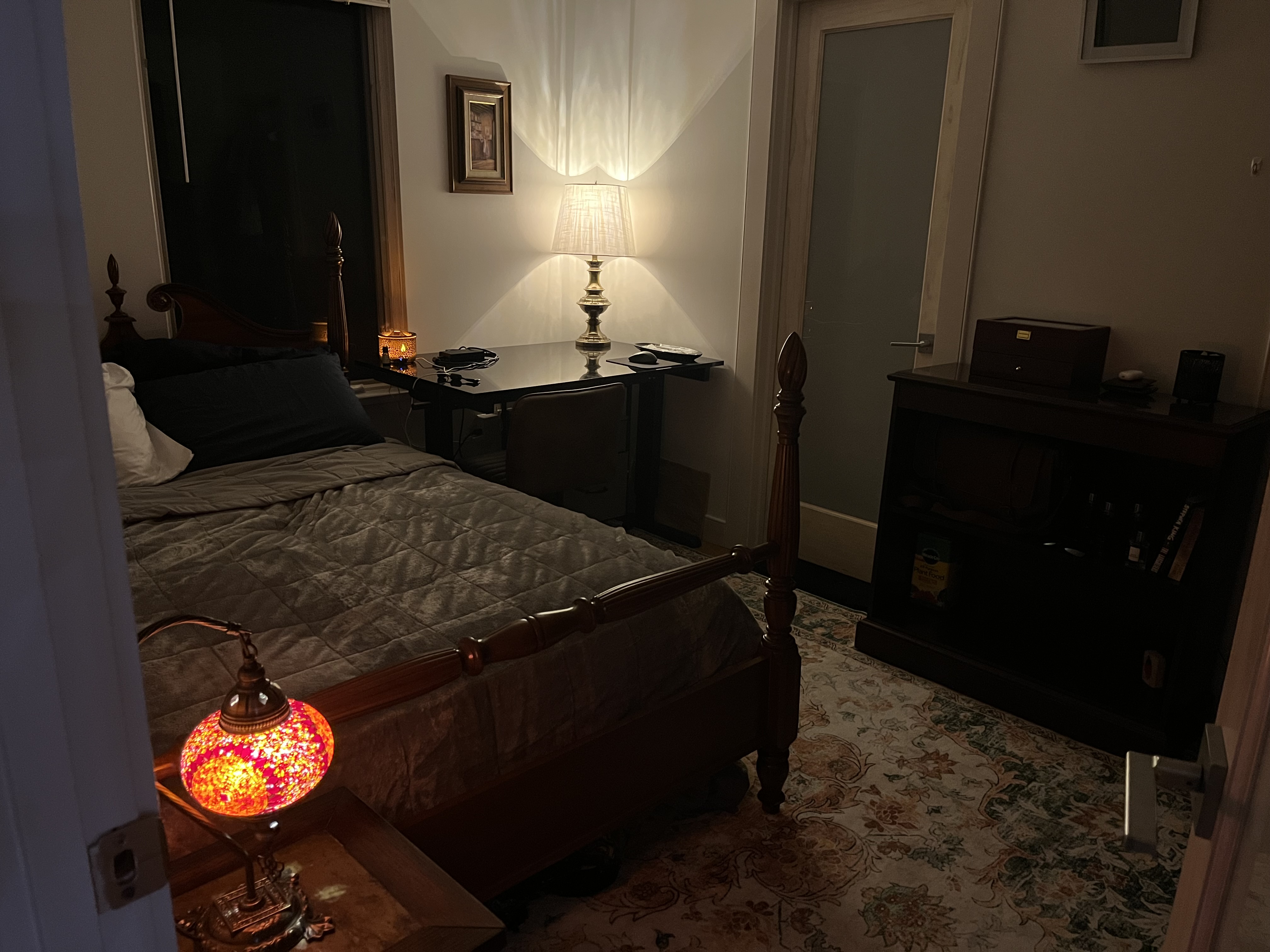 Room and Semi-Private Bath near ISBCC in Roxbury