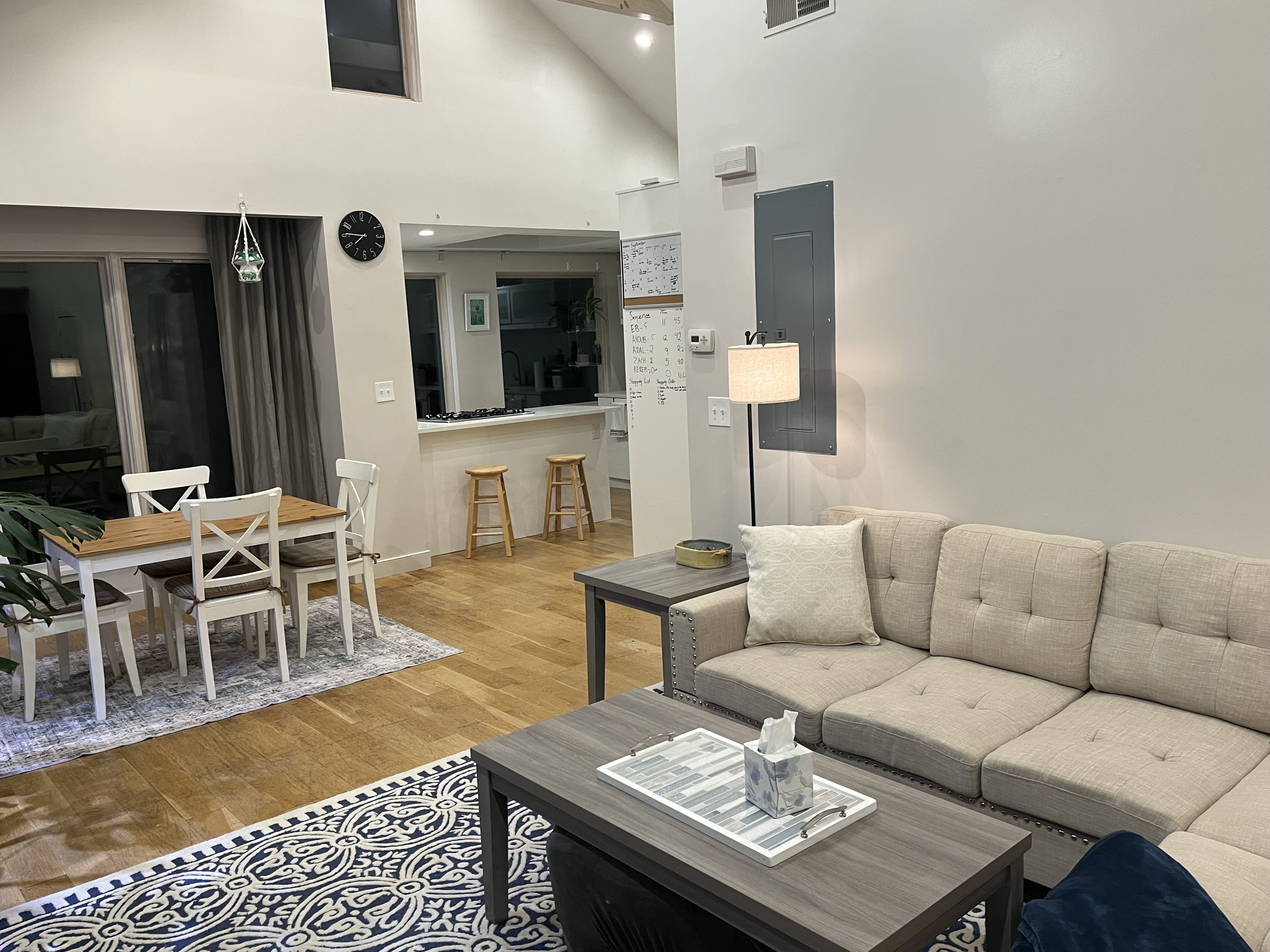 Room and Semi-Private Bath near ISBCC in Roxbury