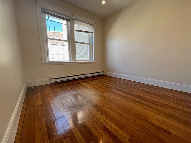 Fenway sublet, amazing location, near to northeastern campus surrounded by amazing park (back back fens) (Utility included!)