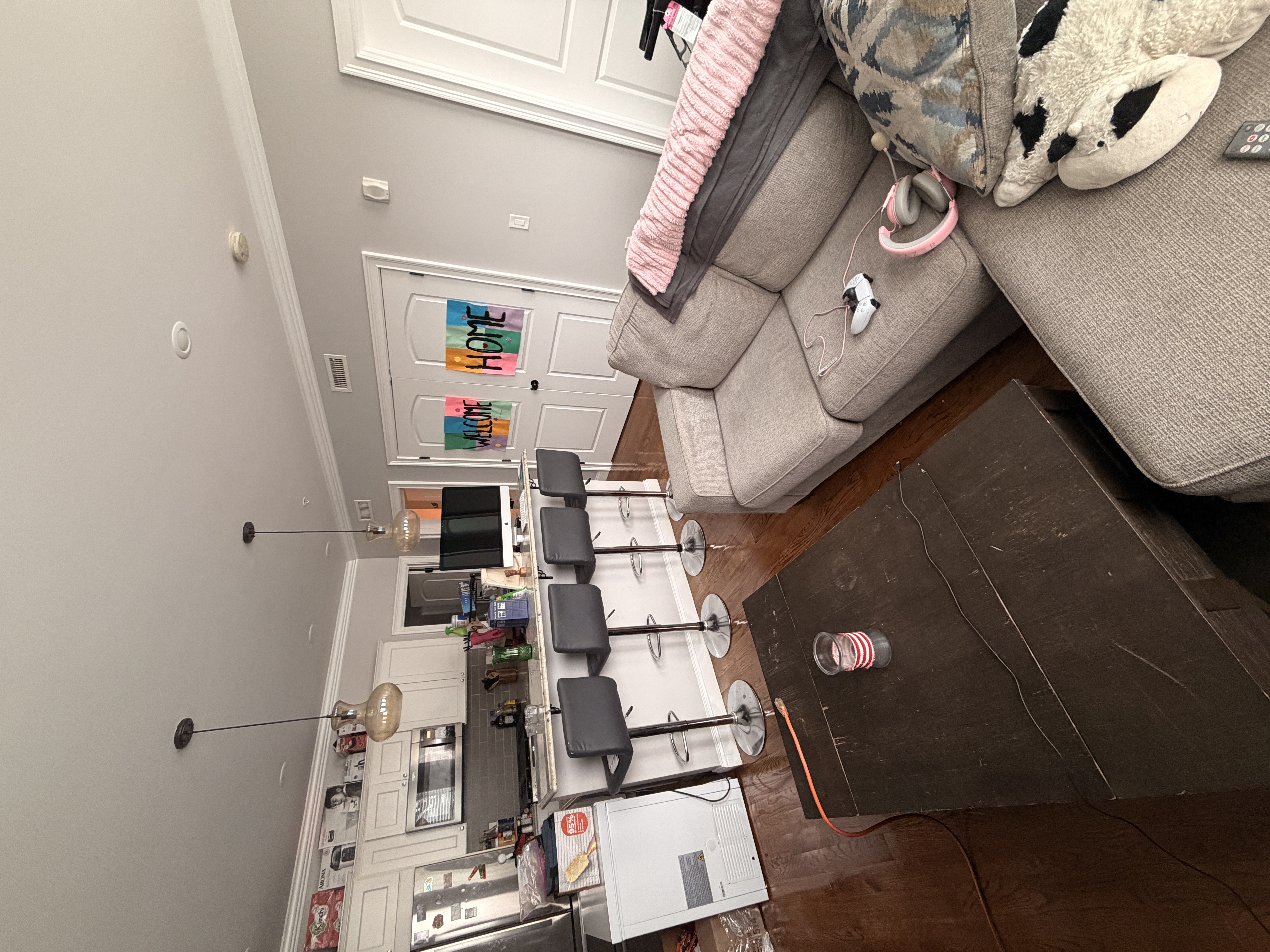 5/1 - 9/1 Sublet - 1 bed in Jamaica Plain apartment [Across the street from Forest Hills Station]