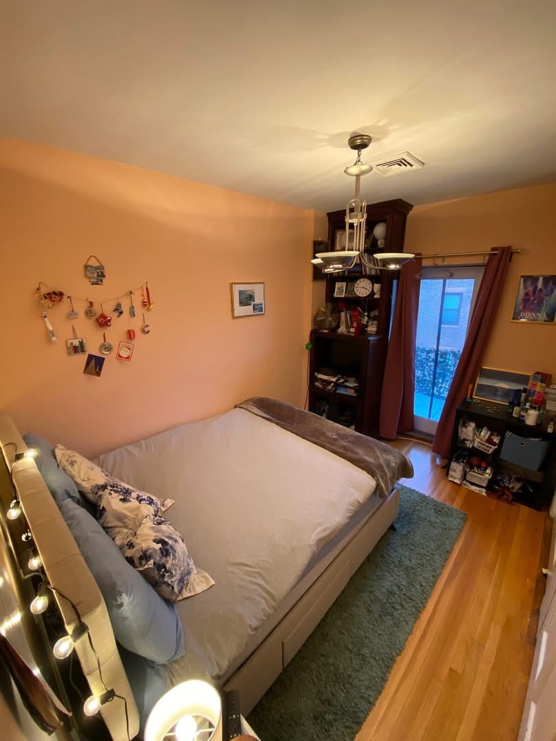 Sunny Back Bay/Kenmore Bedroom Available