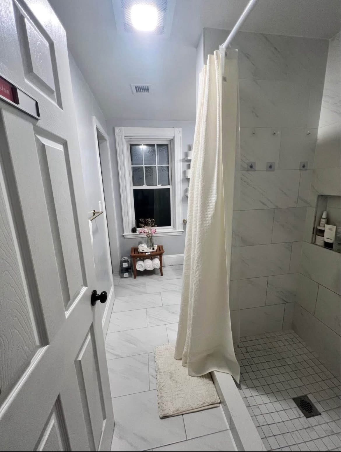 Large Room Near Red Line (JFK/UMass) 