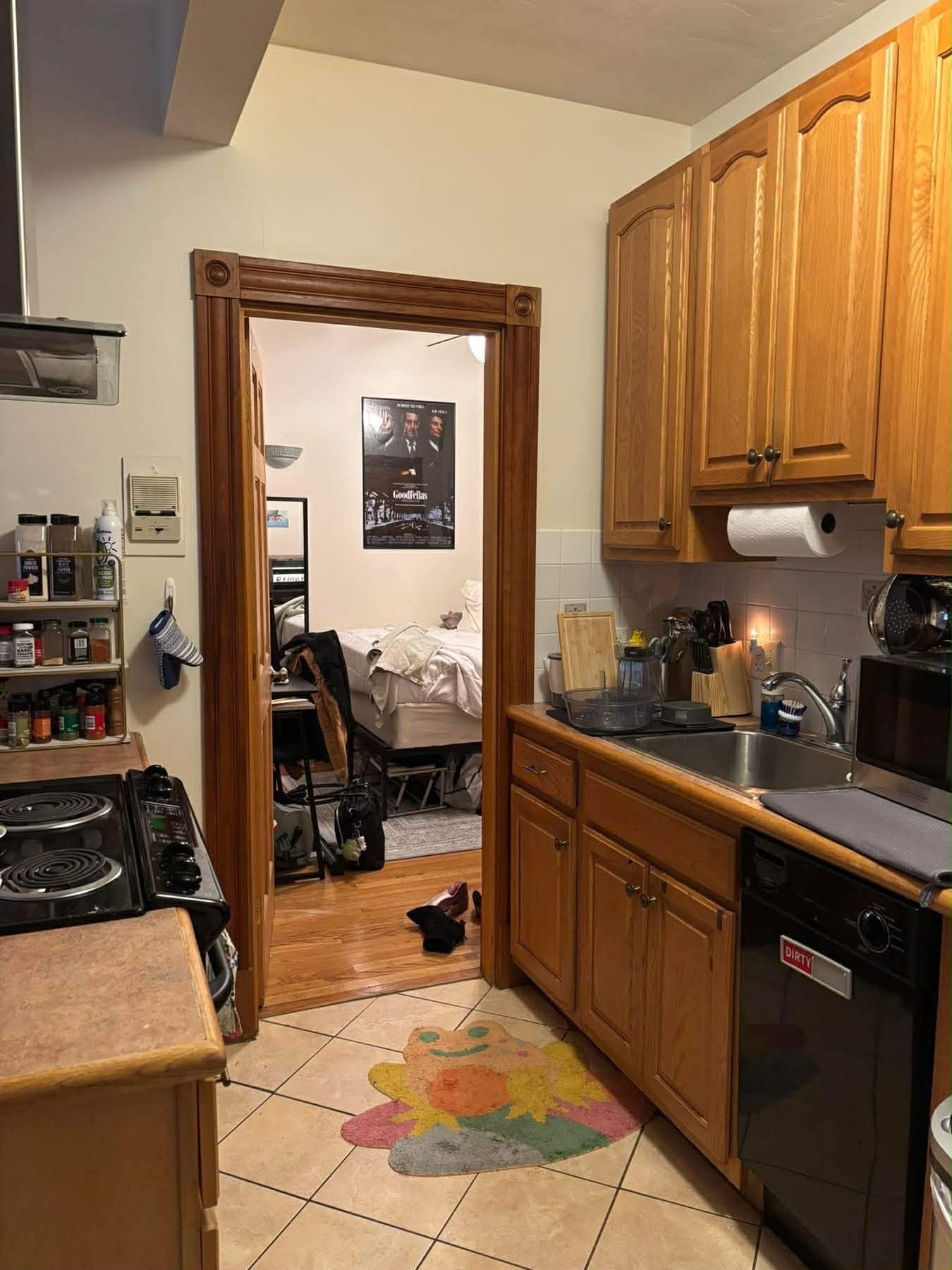 Sunny 2BR/1BA Sublet on Charming Myrtle St – Flexible Term