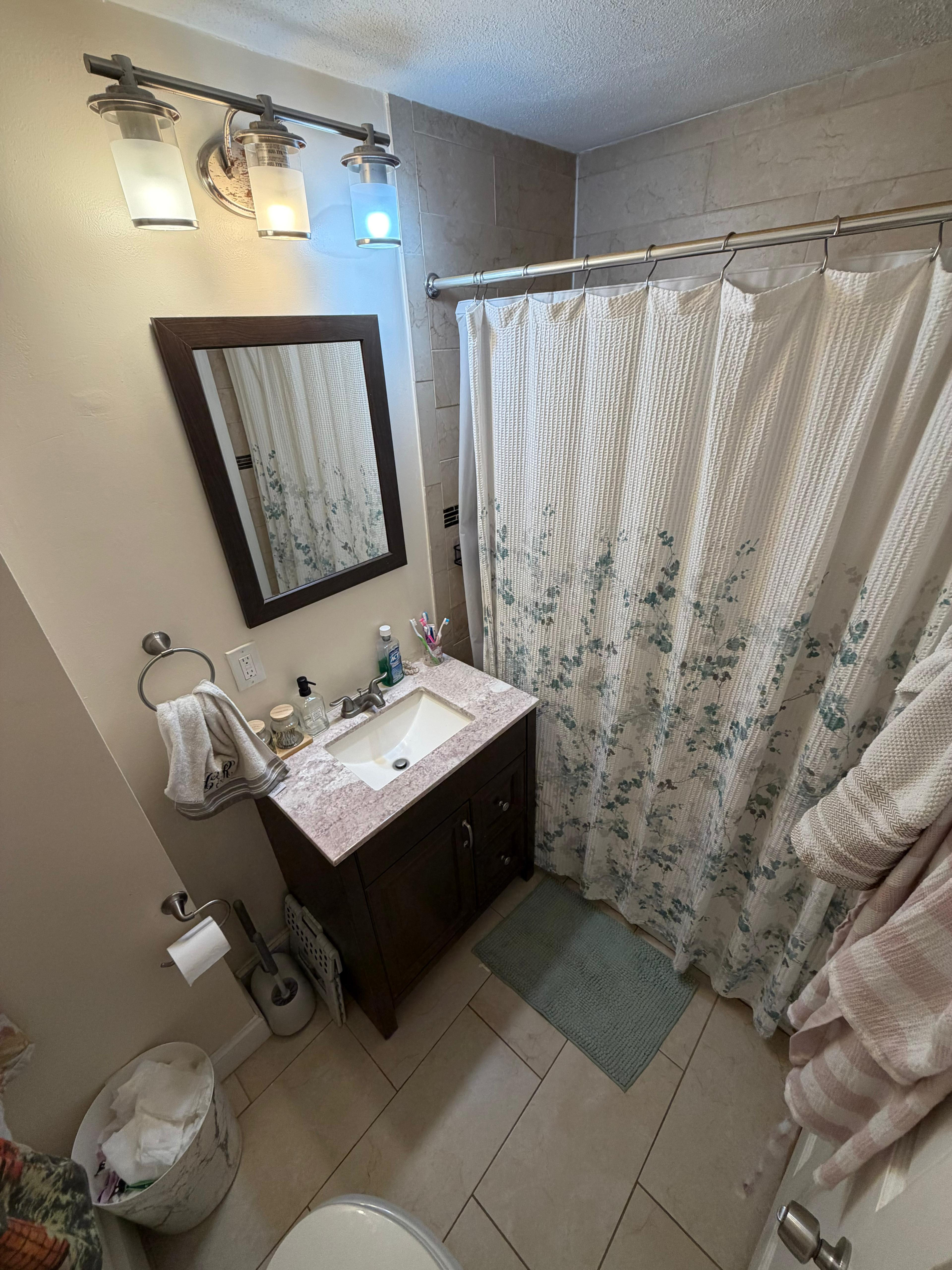 APT SUBLEASE SUMMER 2026