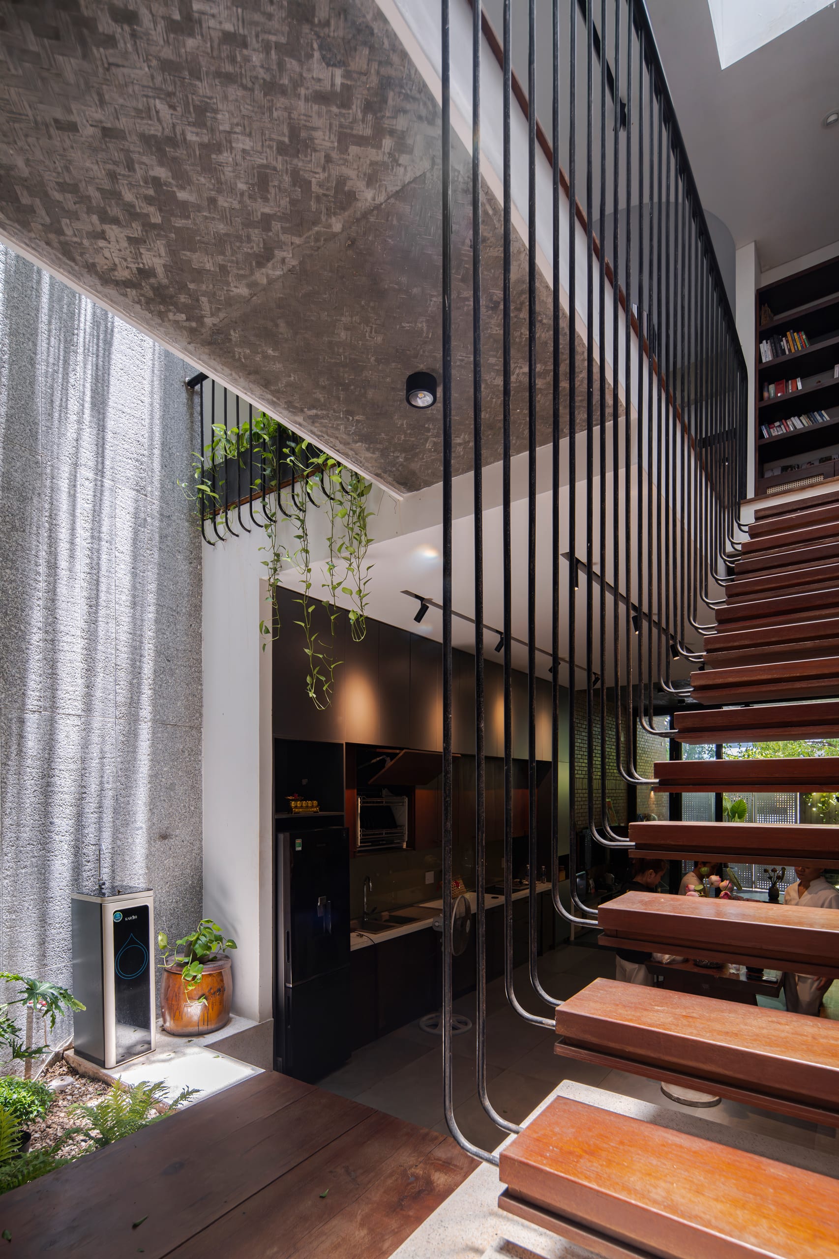 TCL House - Image 10