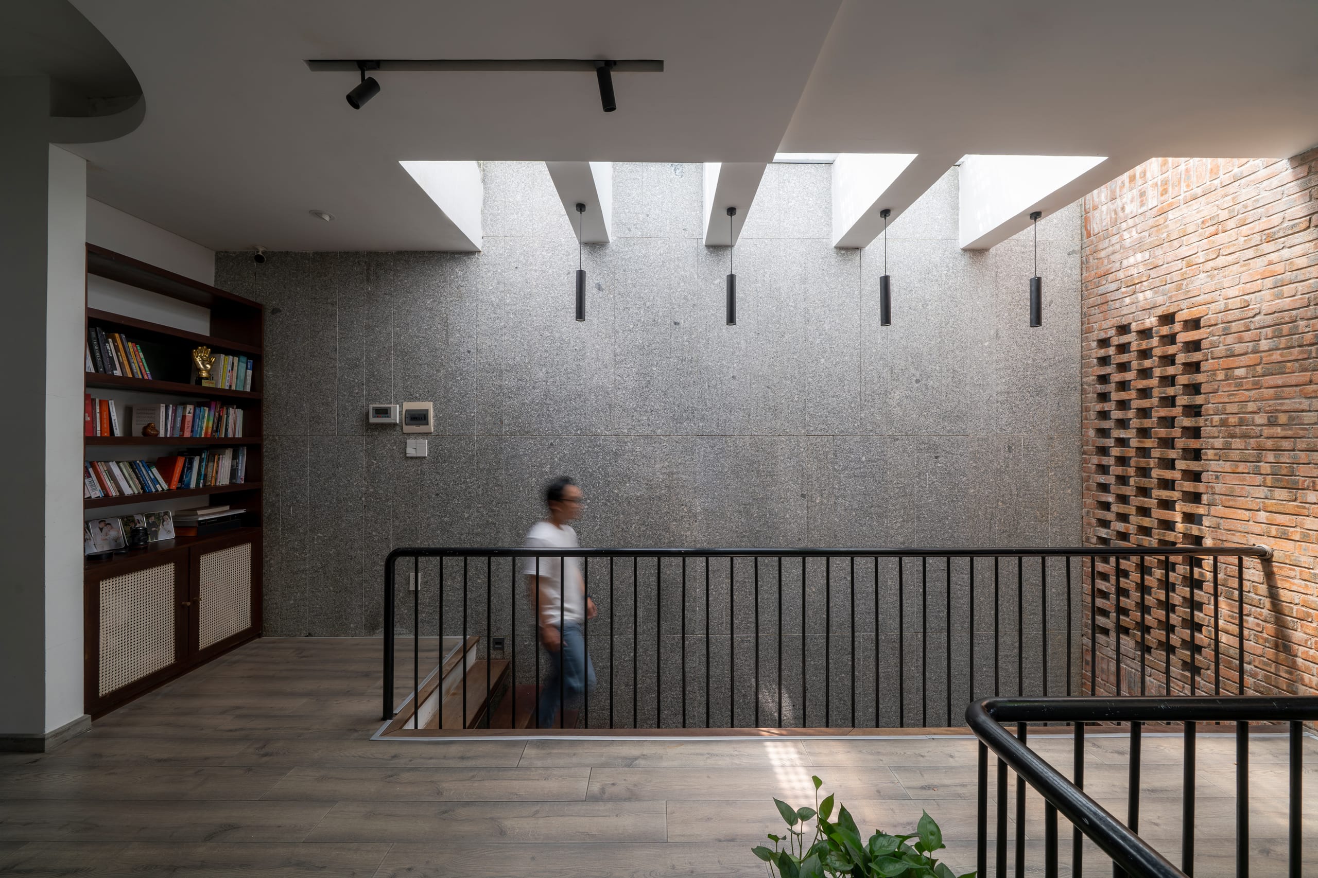 TCL House - Image 15