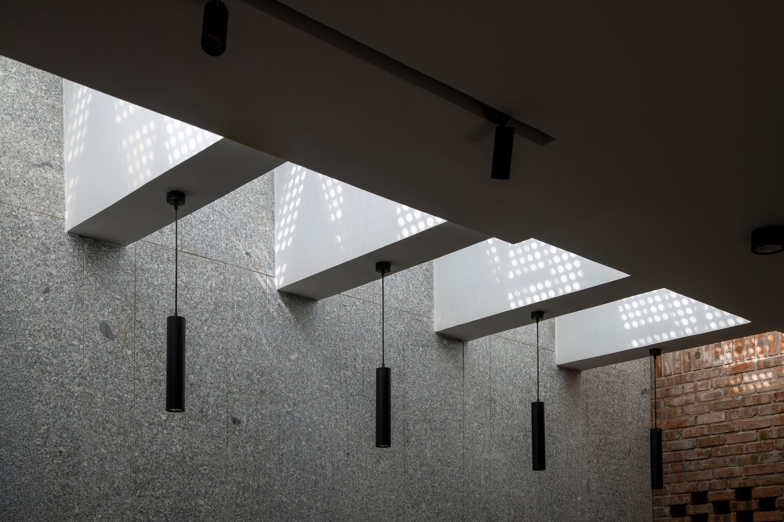 TCL House - Image 17