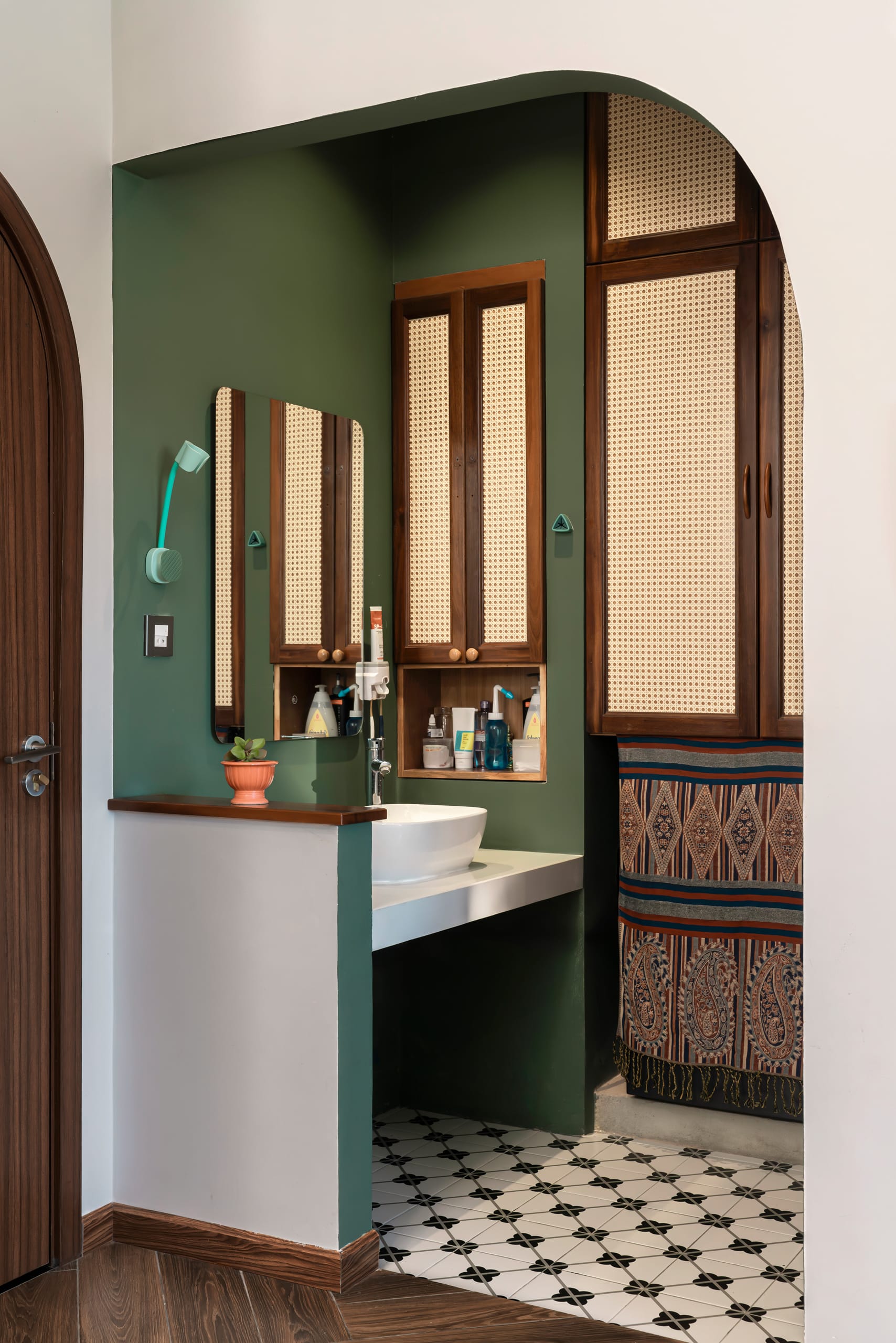 Bong House - Image 5