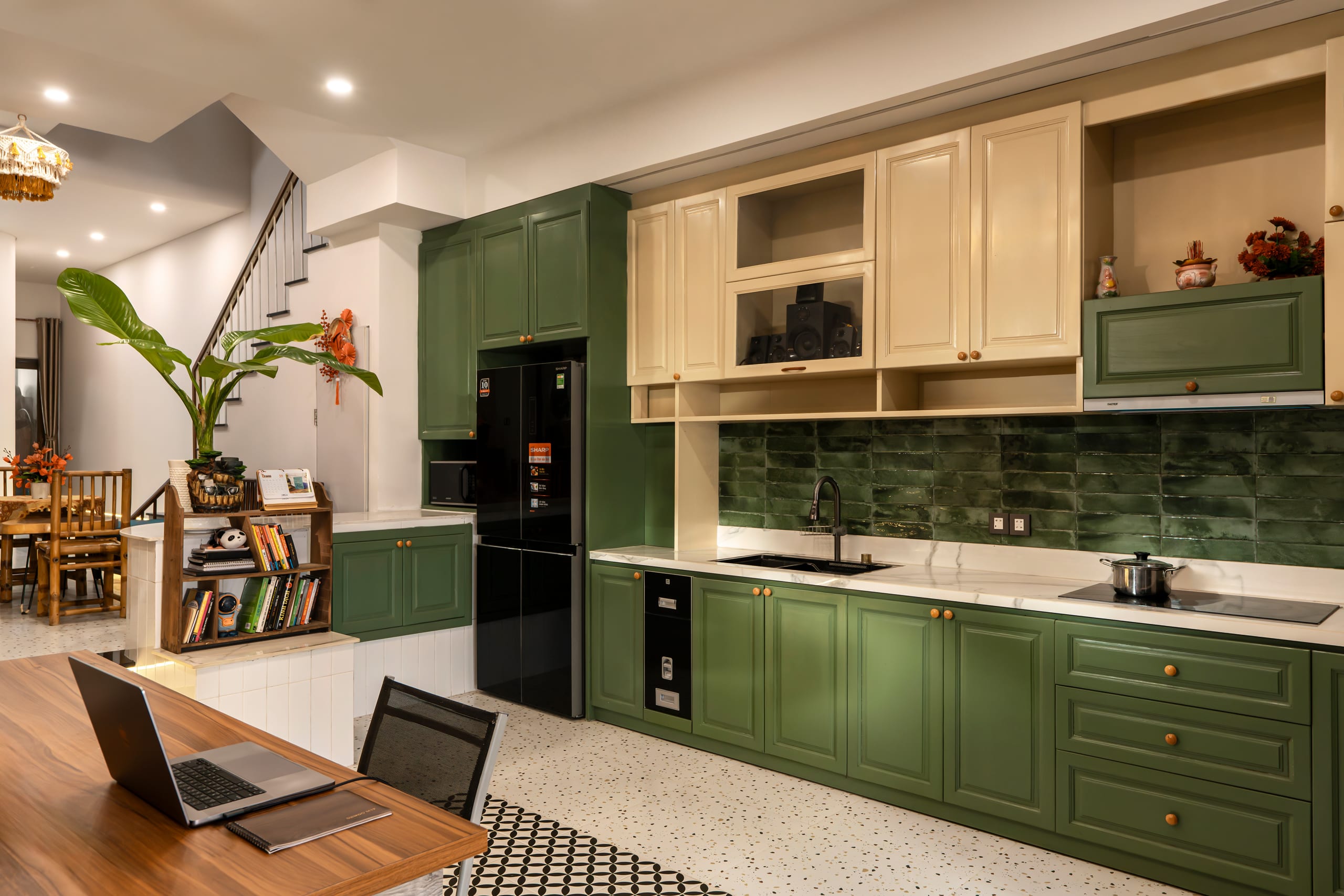 Bong House - Image 7