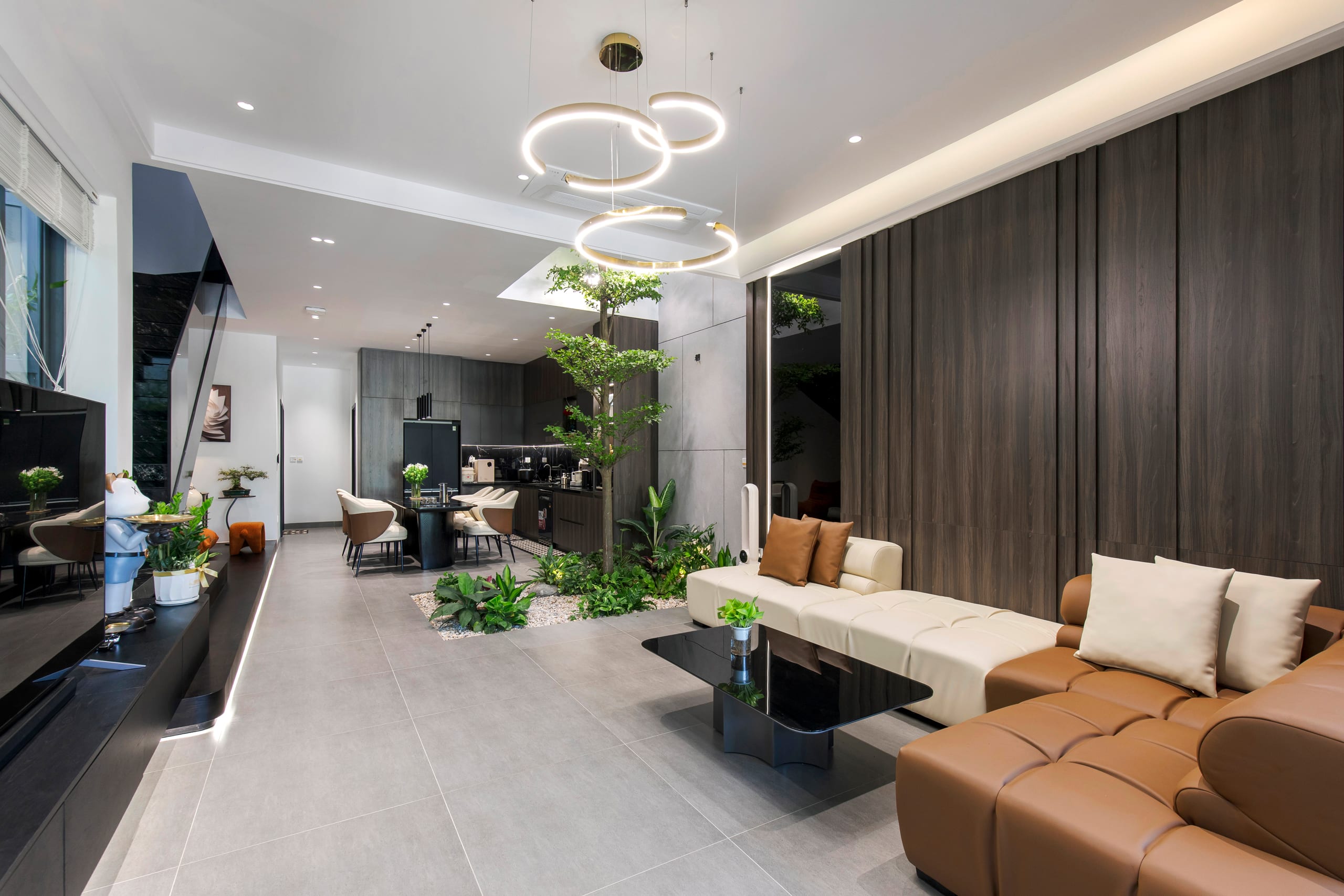 Coca House - Image 2