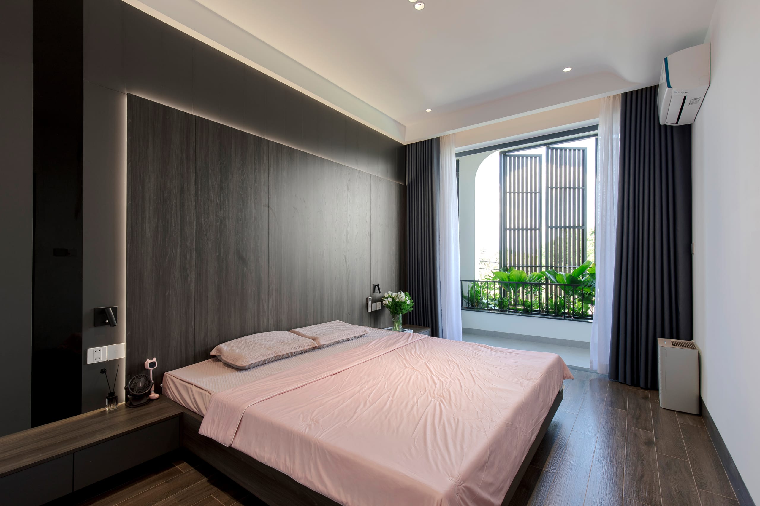 Coca House - Image 10