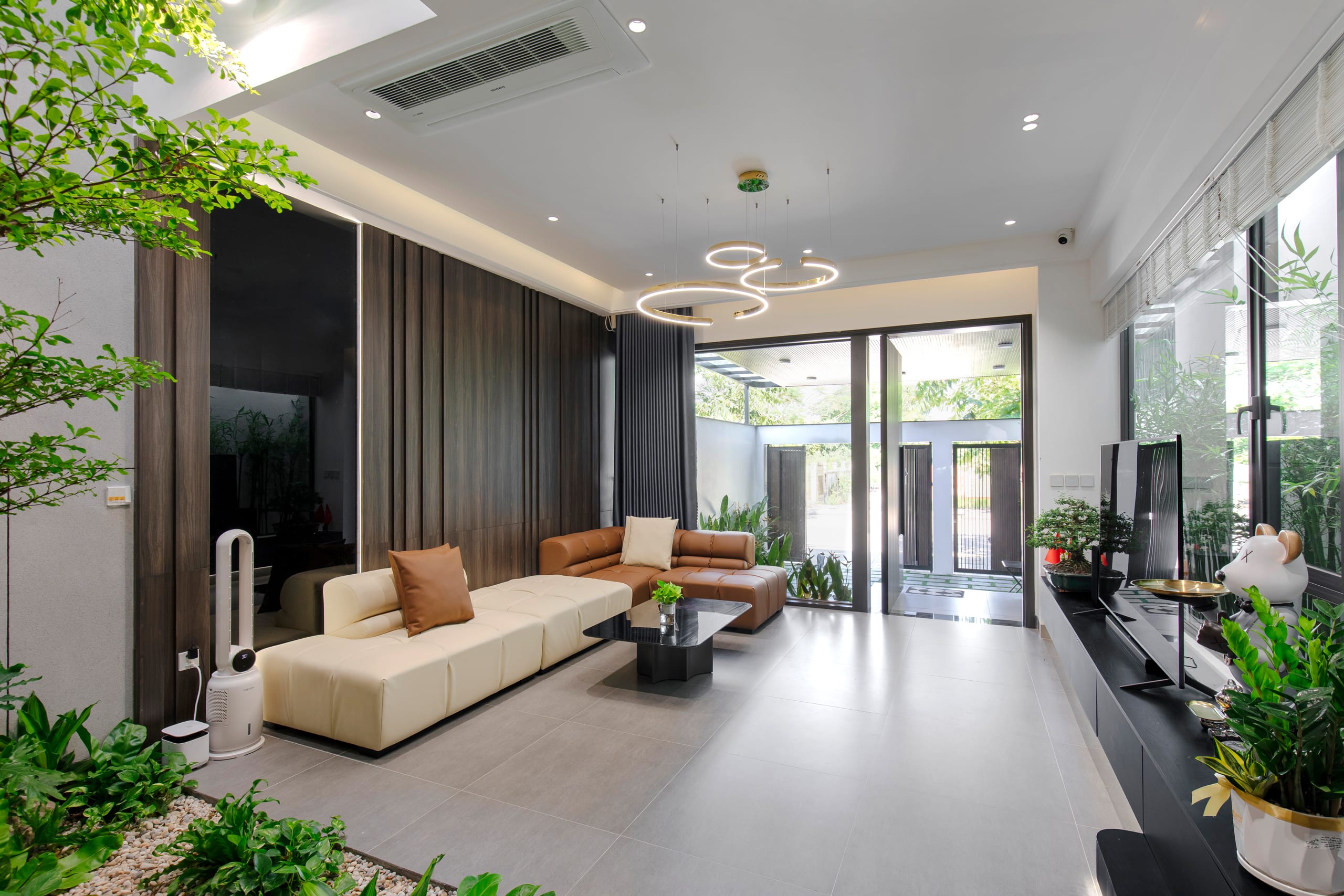 Coca House - Image 6