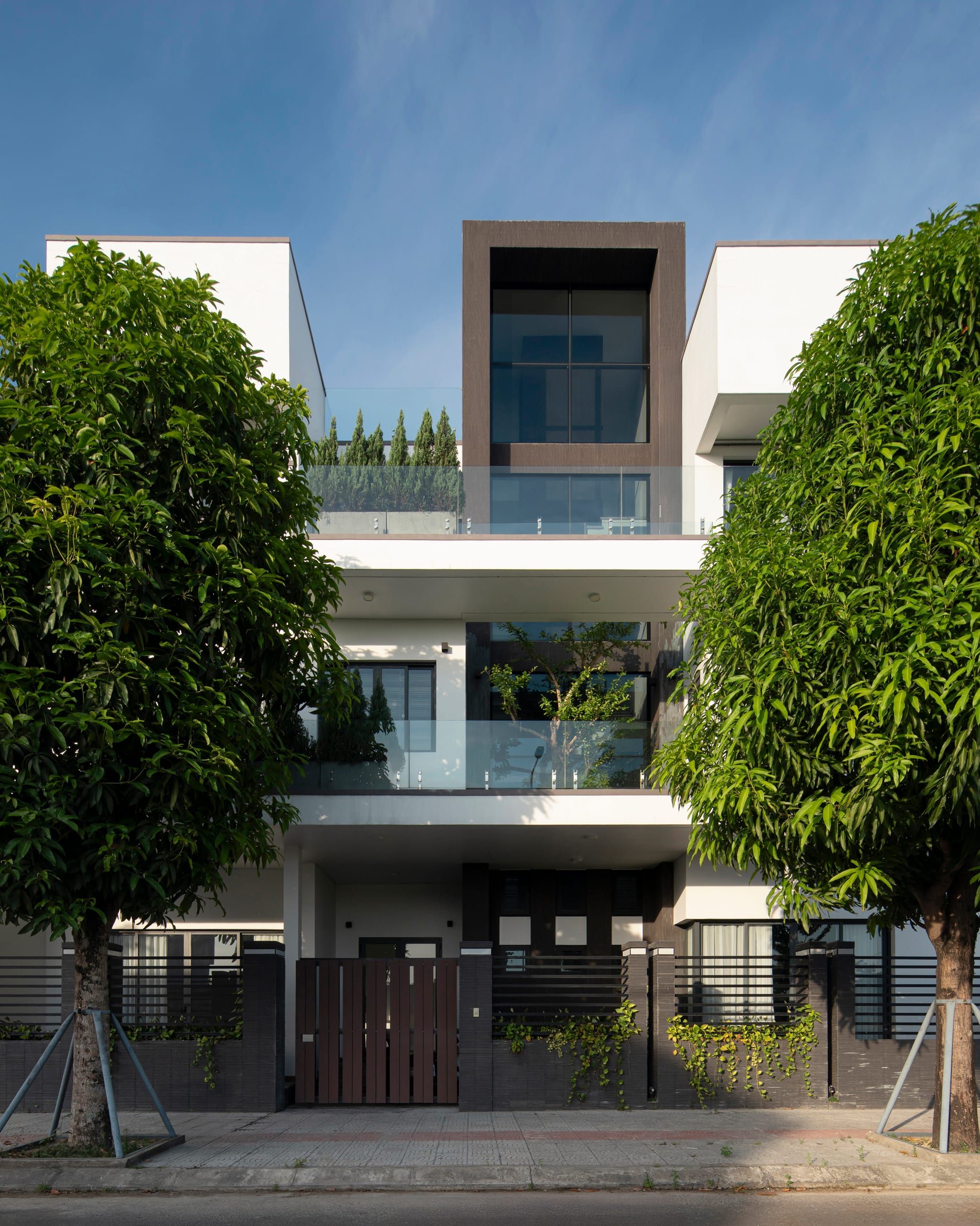 The Corner House - Image 2