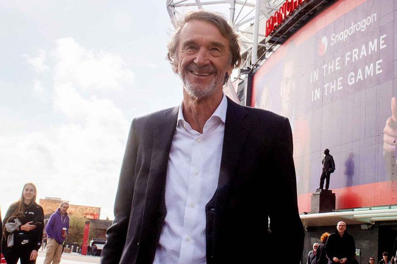 info main bola Soal Bek Tengah Baru MU, Ini Pilihan Sir Jim Ratcliffe