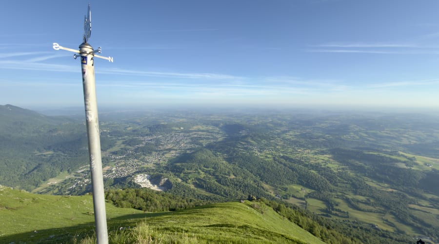 Vue depuis le sommet du Rey sur la vallée d'Ossau
