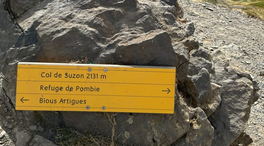 Panneau jaune col de Suzon, refuge de Pombie, Bious-Artigues