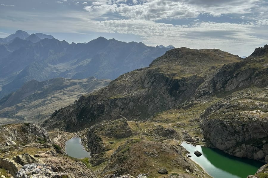 Mares d'altitude sur le sentier vers le refuge de Pombie