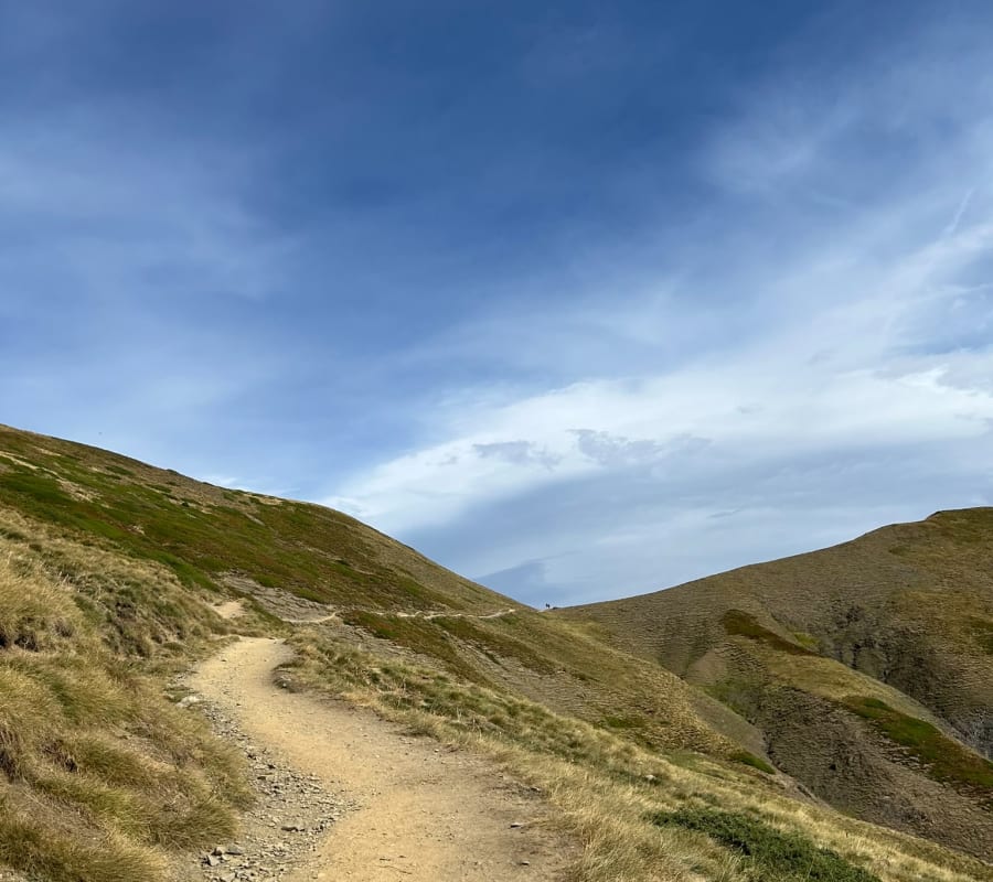 Traversée du pierrier vers le col de Suzon