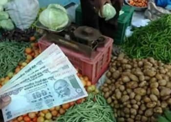 Inflation easing but stay cautious: Finance ministry report