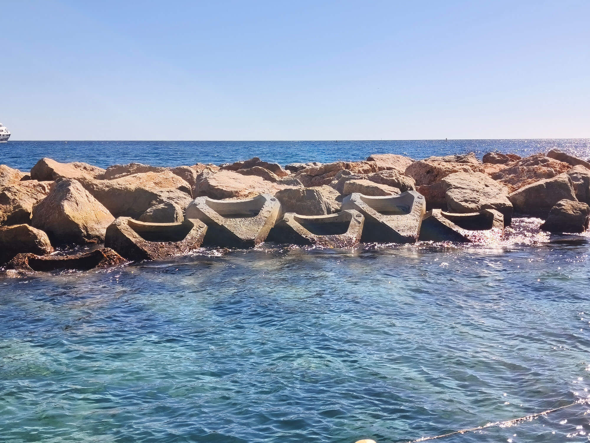Breakwaters in Marine Protected Area - ECOncrete