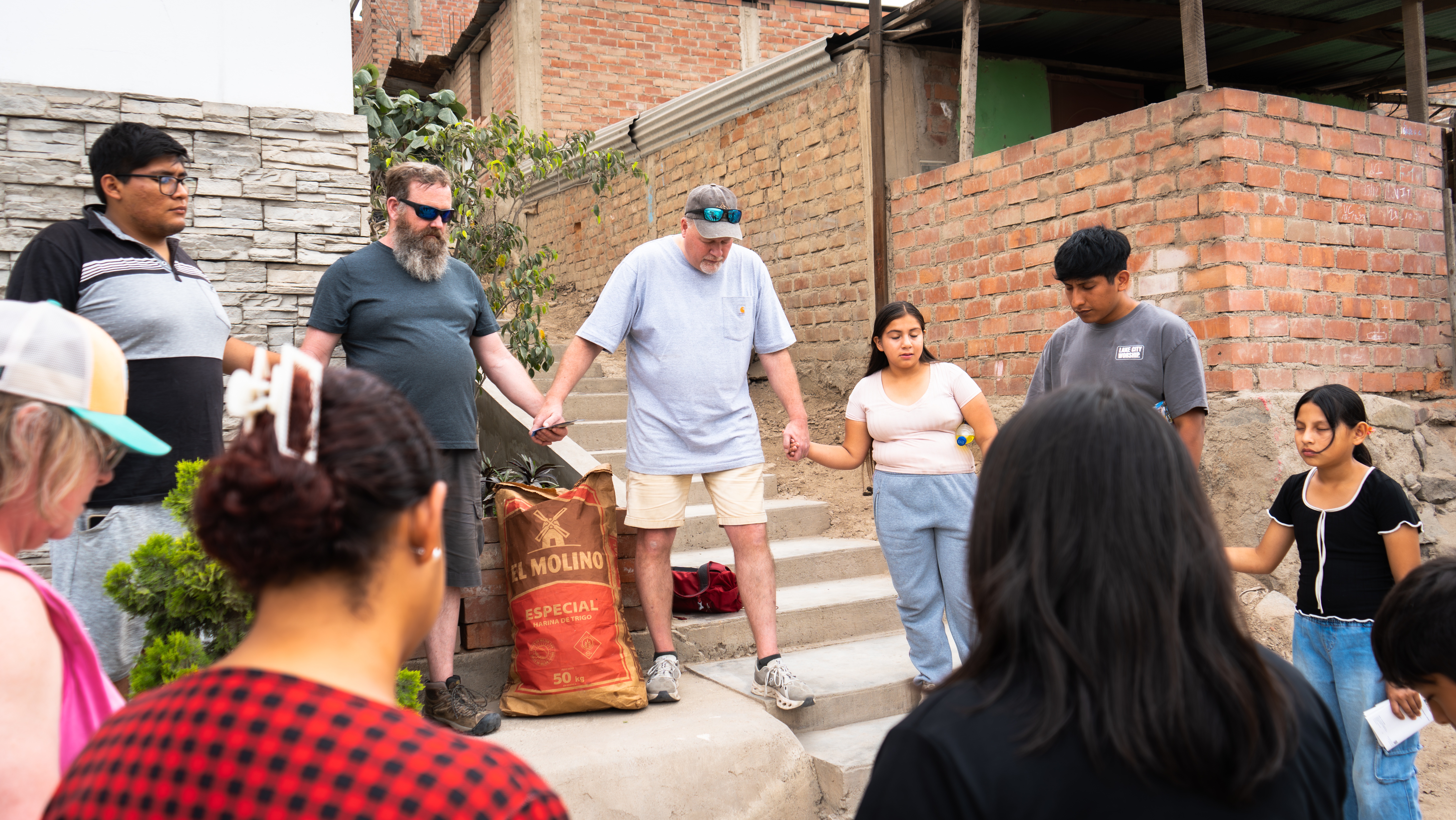 Volunteer group in Peru