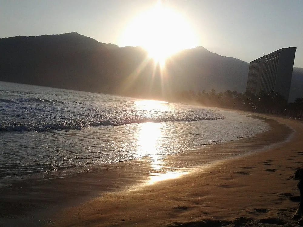 🌊 Full Day Bahía de Cata desde Caracas | Playa Caribeña + Transporte + Experiencia Local