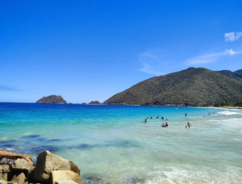 🌊 Full Day Bahía de Cata desde Caracas | Playa Caribeña + Transporte + Experiencia Local