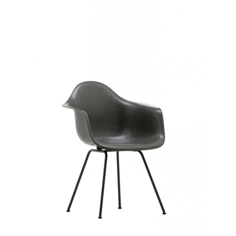 vitra eames plastic armchair DAX