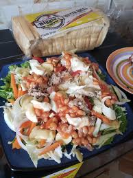 Ghanaian Salad With Sliced Bread